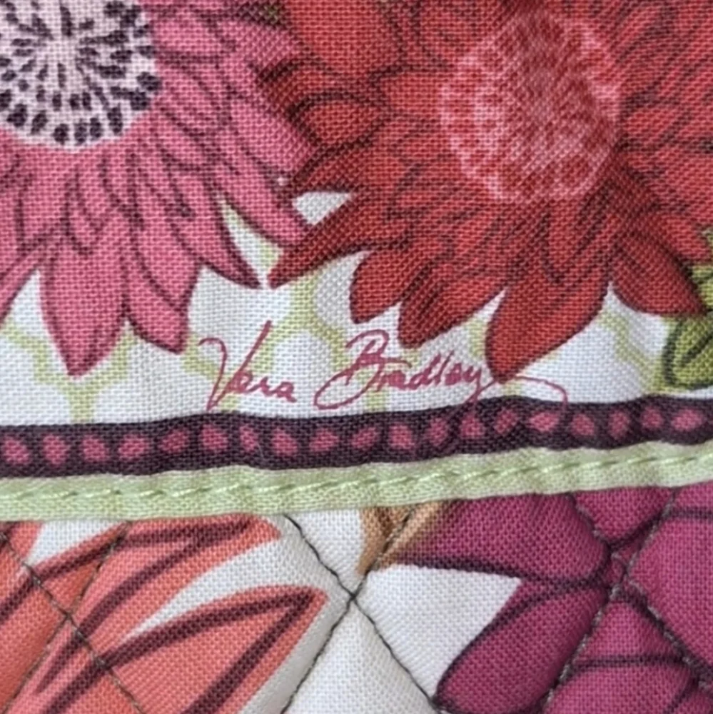 🩷Vera Bradley 'Hello Dahlia' Lunch Bag🩷 - Picture 7 of 16